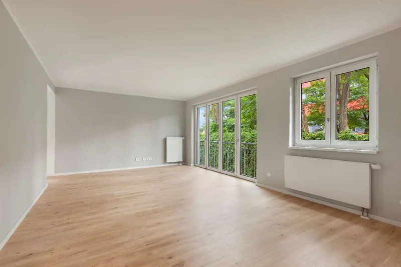 Wunderschön sanierte 1-Zimmer Wohnung mit Einbauküche in Altglienicke! — photo 1